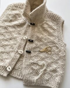 Texture Vest от Helga Isager